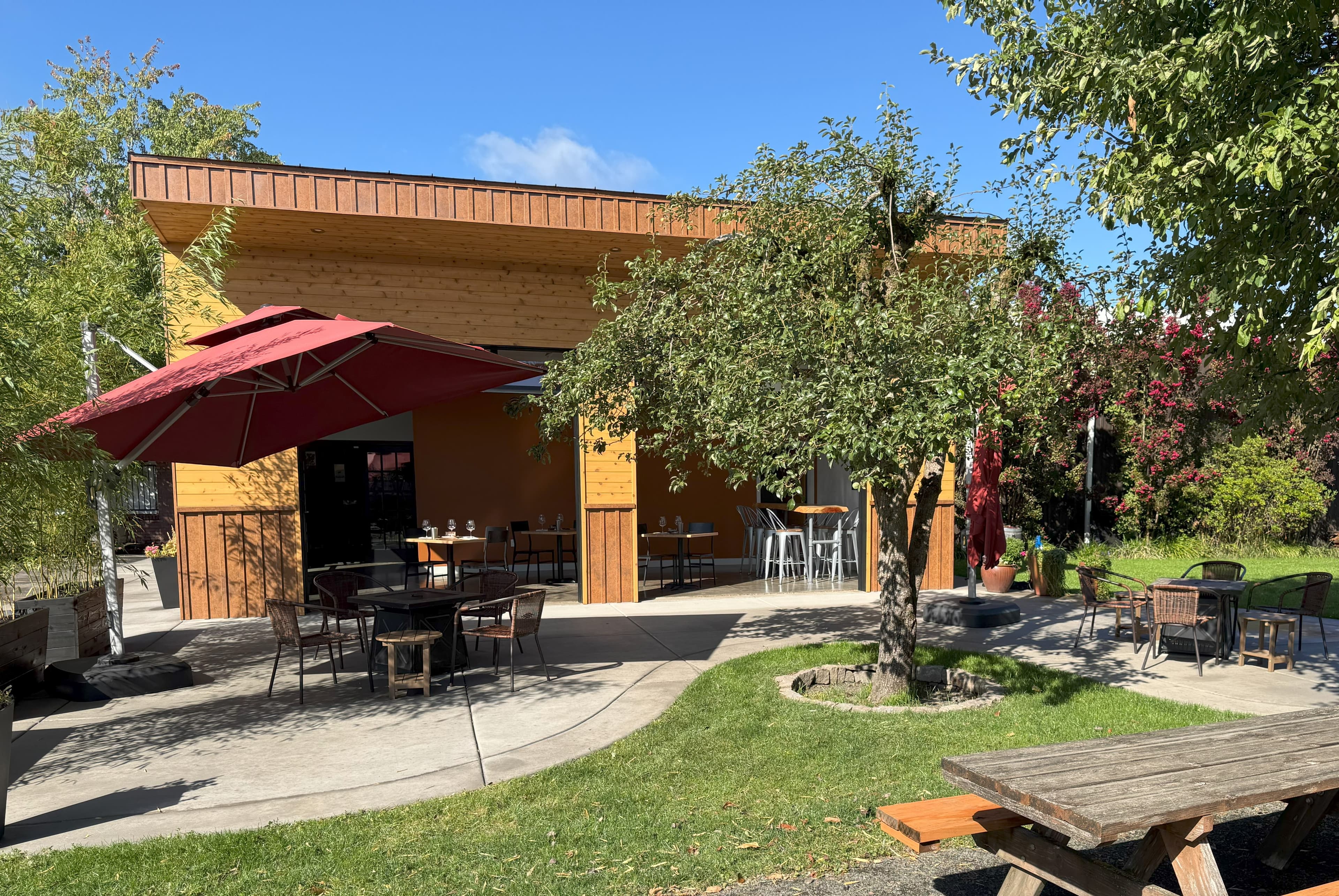 facingtastingroomnoparkinglotjpegcropped